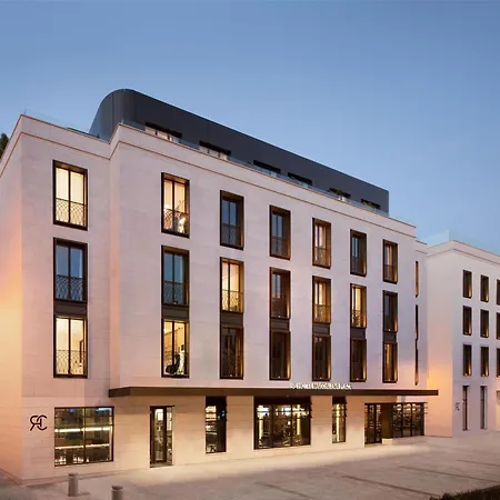 Radisson Collection Hotel, Magdalena Plaza Szálloda 5*