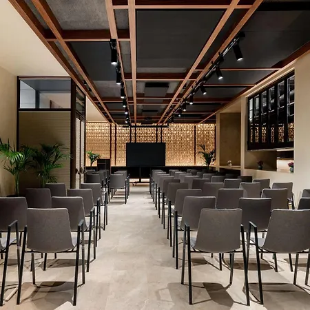 Radisson Collection Hotel, Magdalena Plaza 5* Seville